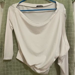 SHEIN Wide Hem Asymmetric
Shoulder Tee, white color, small size